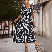 GIULIA - Lässig v-ausschnitt midikleid